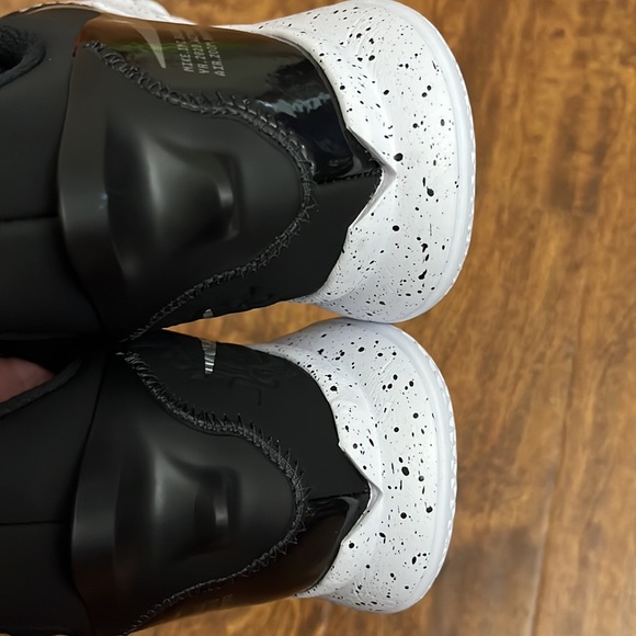 Nike Lebron Witness V Basketball Sneakers Size 11 - Picture 10 of 12